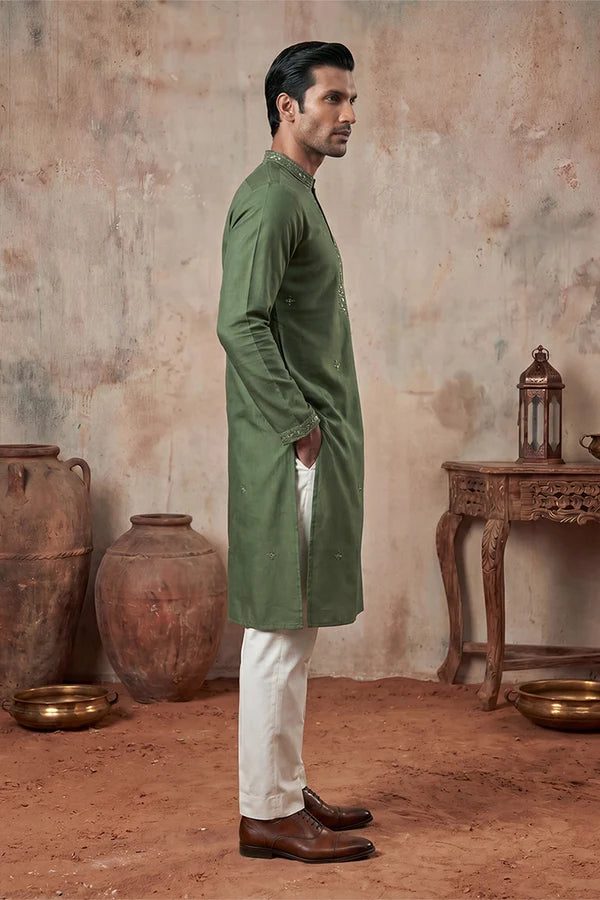 Mens Green Silk Blend Solid Emboidered Sequins Kurta & Pant