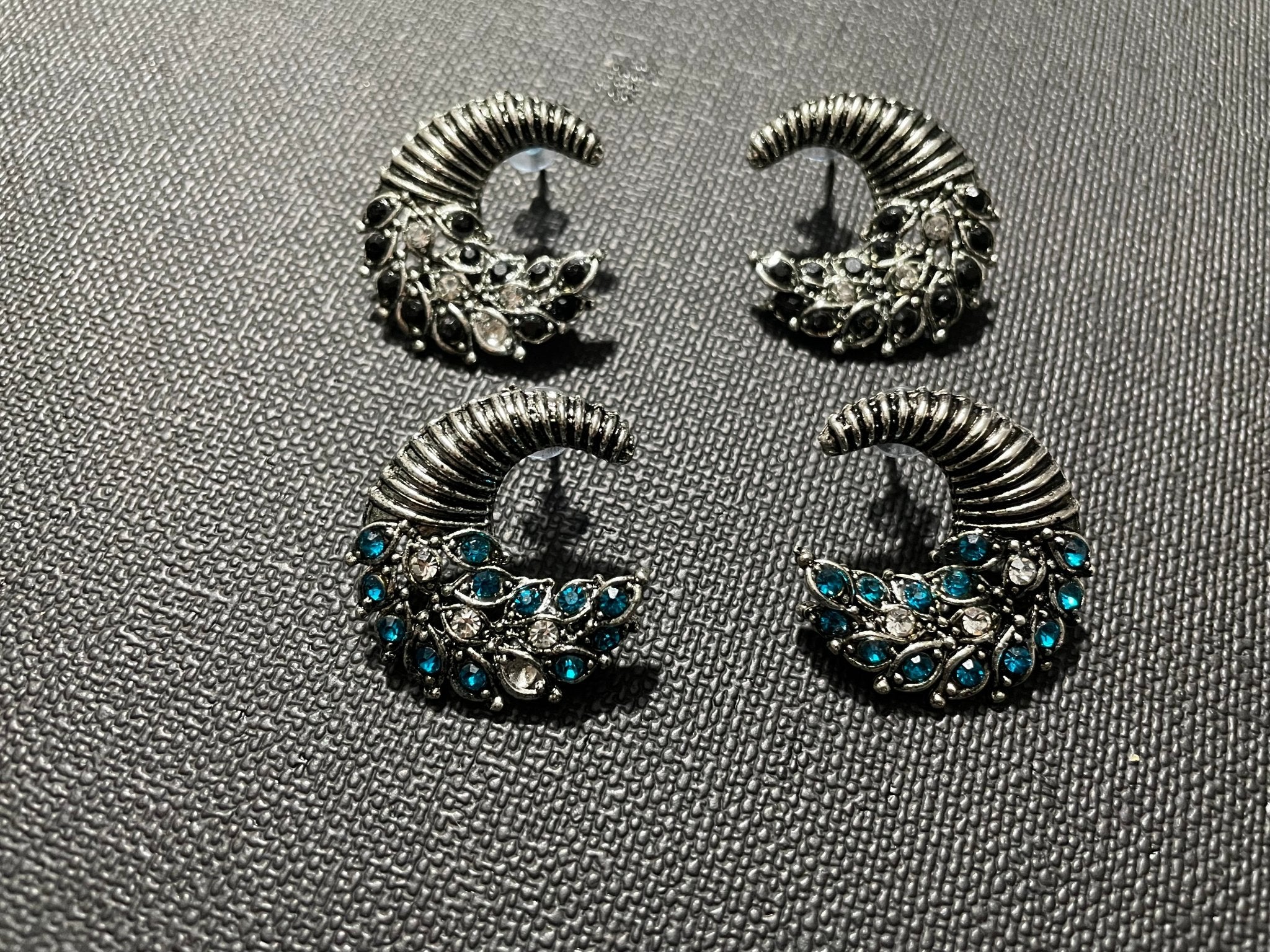 BLACK & BLUE EARRINGS - DWEEP SARA