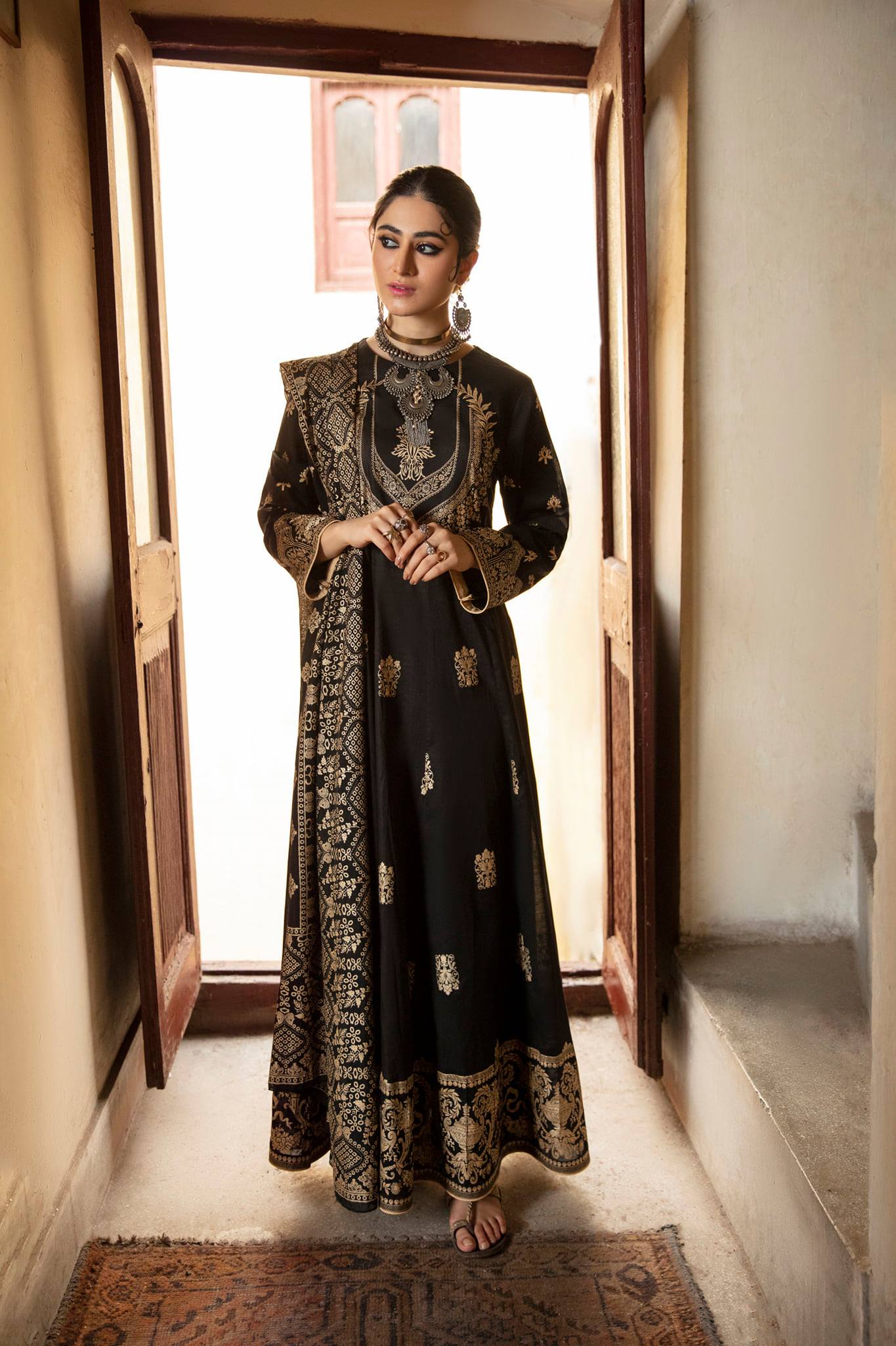 Black Linen Printed Suit Set - DWEEP SARA