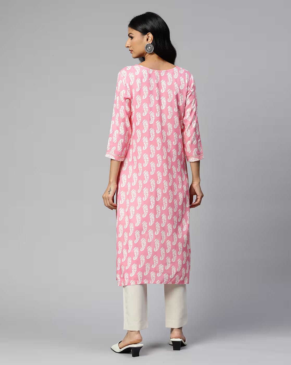 Elegant Paisley Straight Embroidered Kurta - DWEEP SARA