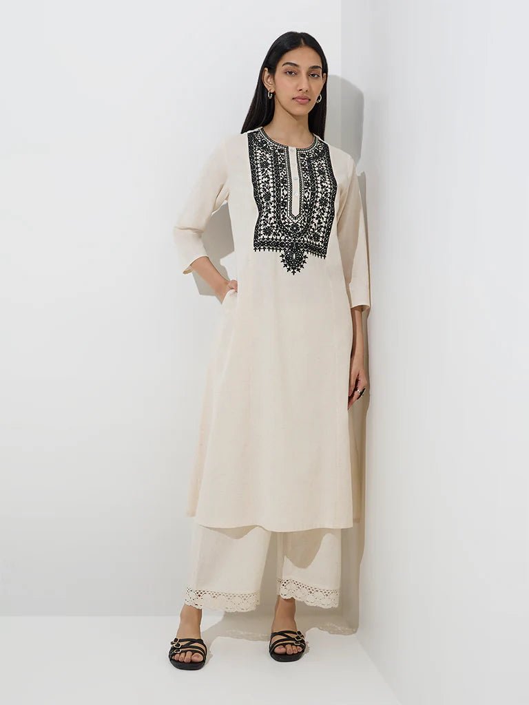 Elegant White Embroidered Kurta - DWEEP SARA