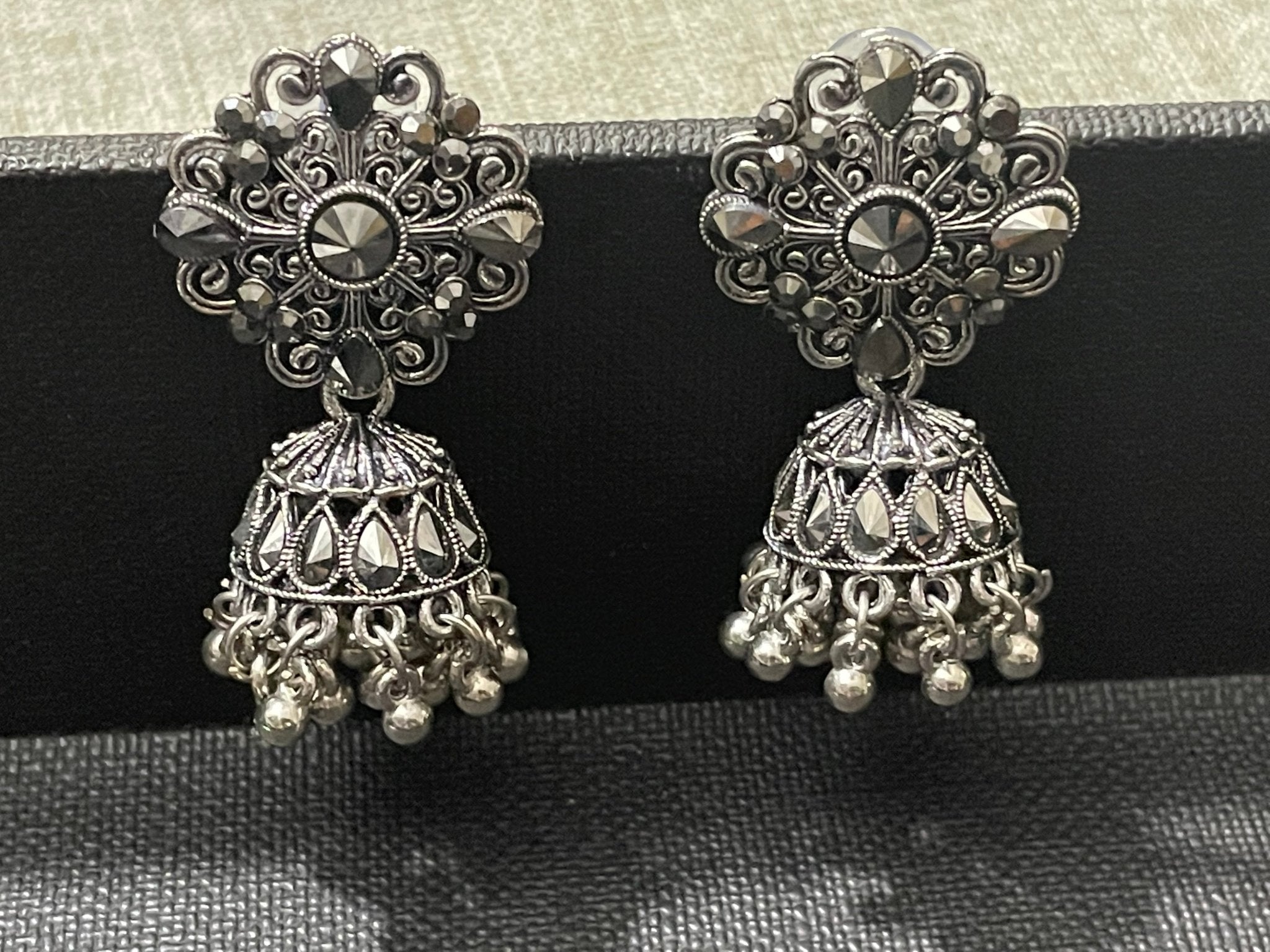 SILVER STONE OXIDIZED EARRING - DWEEP SARA