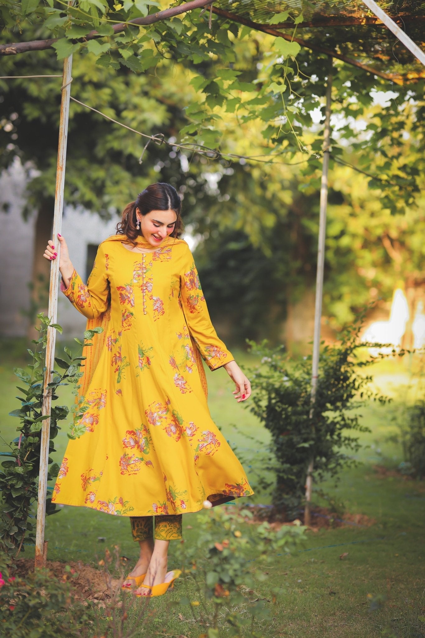 Yellow Viscose linen Printed Suit Set - DWEEP SARA