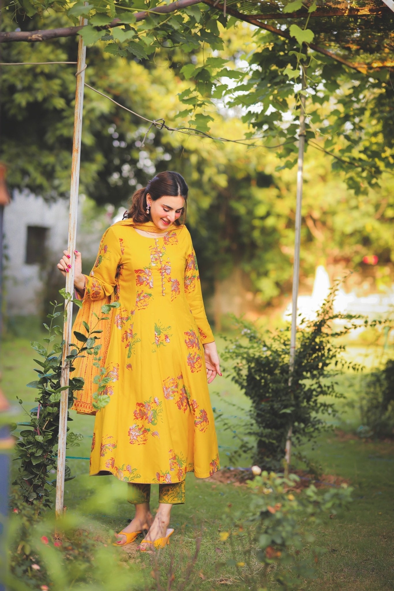 Yellow Viscose linen Printed Suit Set - DWEEP SARA